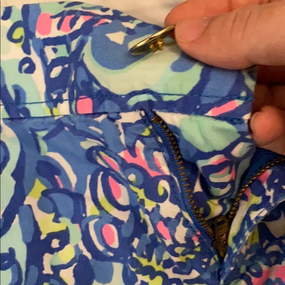 Lilly Pulitzer Walsh shorts 8 - Picture 2 of 3
